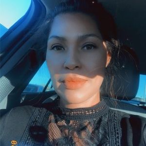 Meet your Posher, Jennaeh